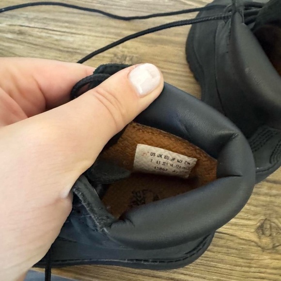 Grey/black Timberland toddler boots size 7 - Picture 5 of 8